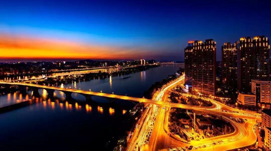 新年献词不负时代不负你,时光荏苒岁月如梭愿新年胜旧年