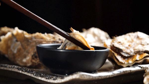 老西关炭炉羊肉煲，不给蘸酱！藏在村子里，门口停满豪车