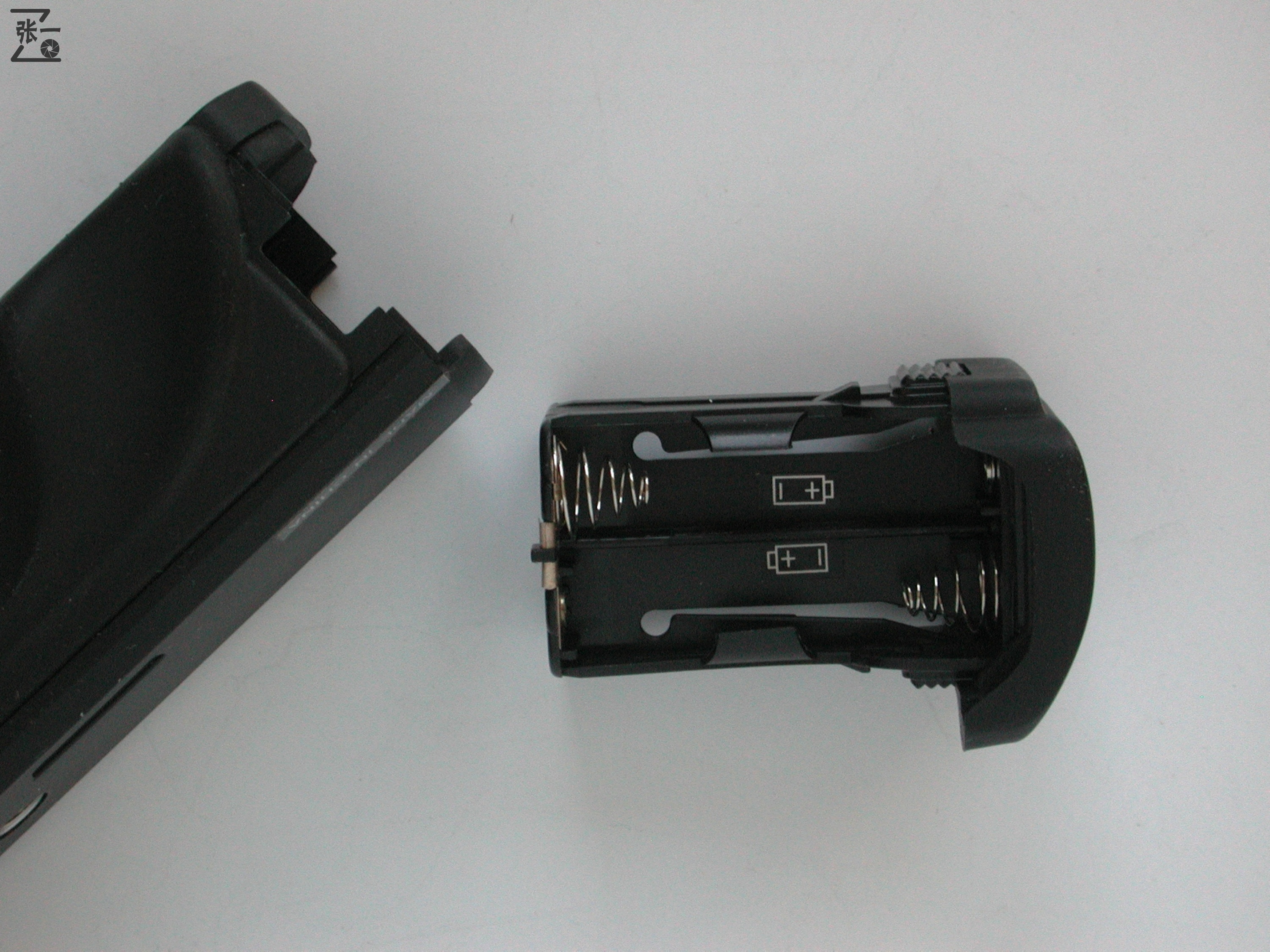 上海海鸥为美国贴牌生产的PhoenixP-5000单反相机