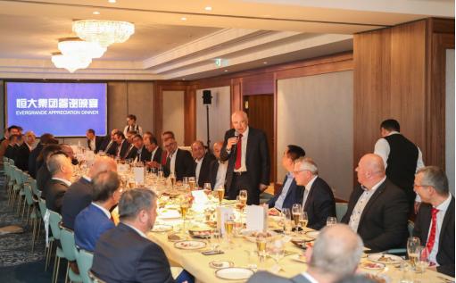 许家印恒驰现状,许家印携管理团队体验恒驰