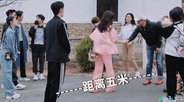 《五十公里桃花坞》成社恐人灾难现场!尴尬的脚指头扣出三室一厅