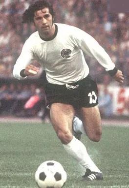 足球破门能力训练方法,进球机器盖德穆勒