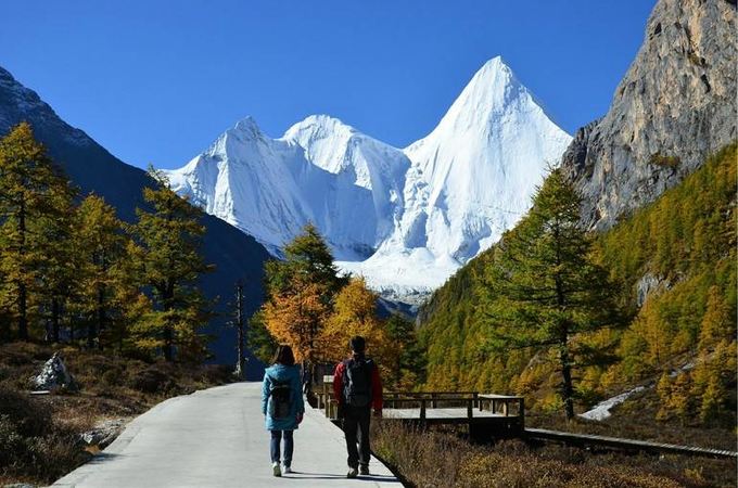 云南出发稻城亚丁两日游攻略,从云南去稻城亚丁旅游最佳路线