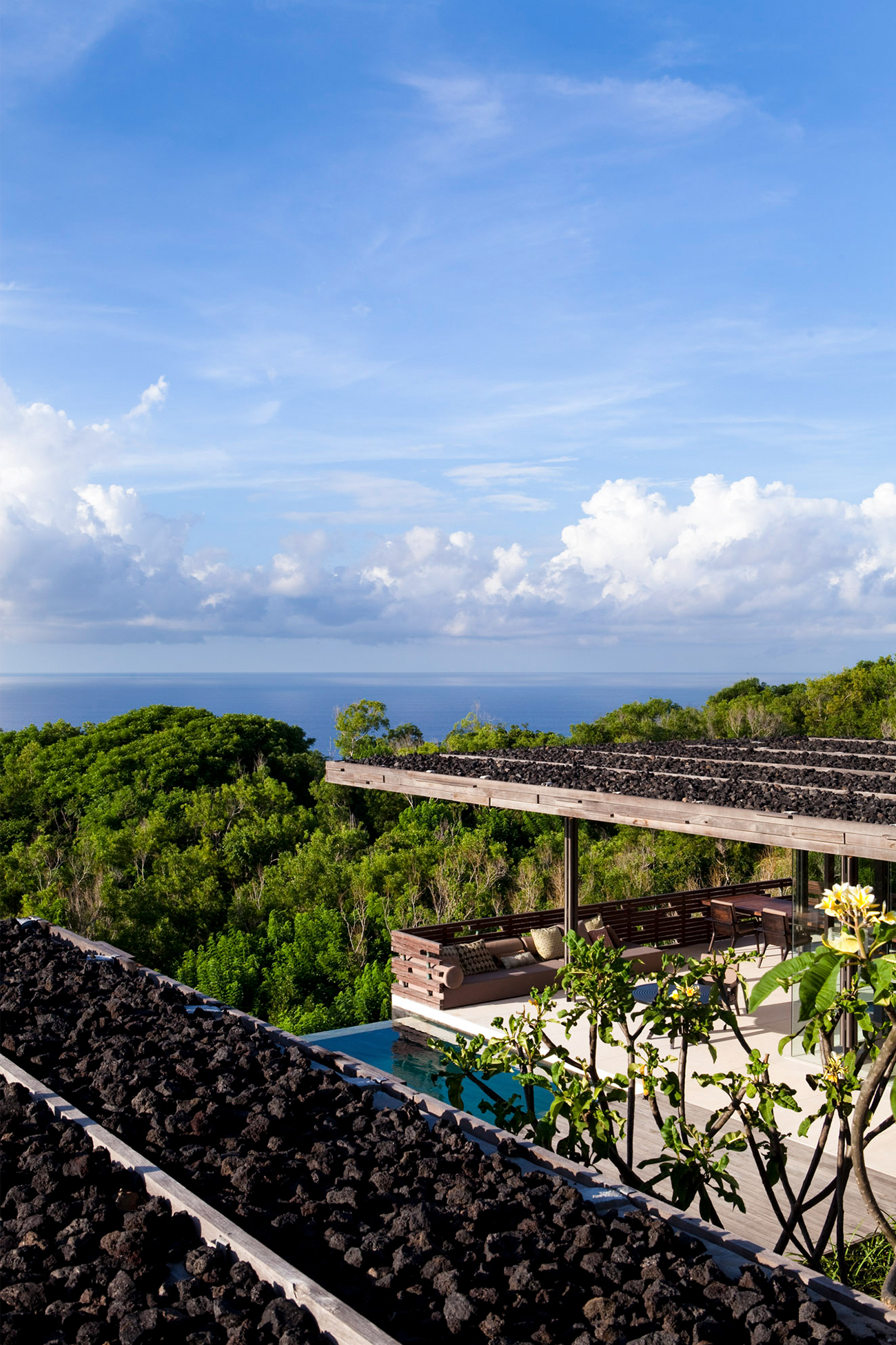 巴厘岛海边泳池度假酒店,巴厘岛海边酒店别墅推荐