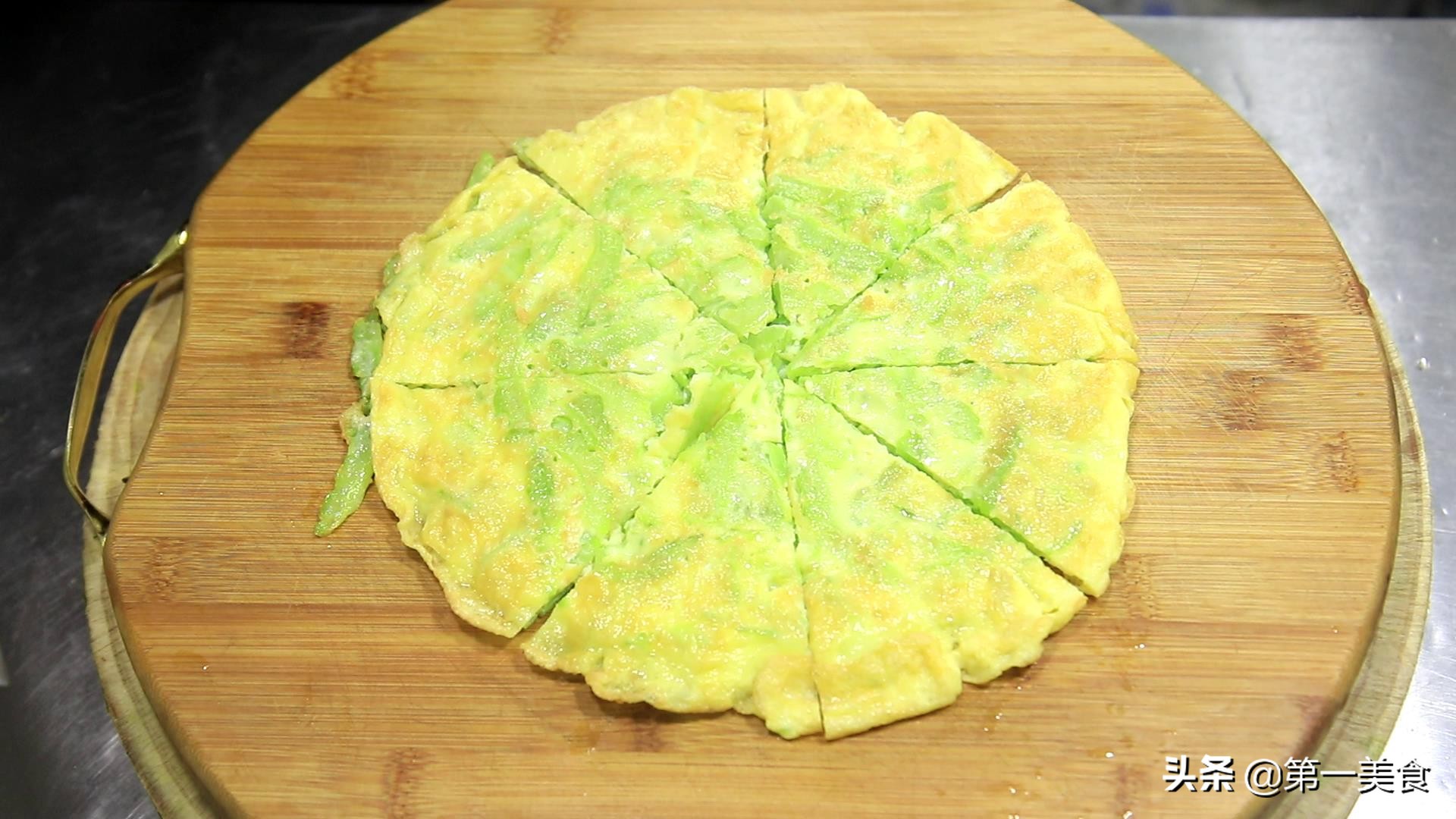 苦瓜煎鸡蛋苦瓜需要用水焯一下吗,厨师苦瓜炒鸡蛋的做法