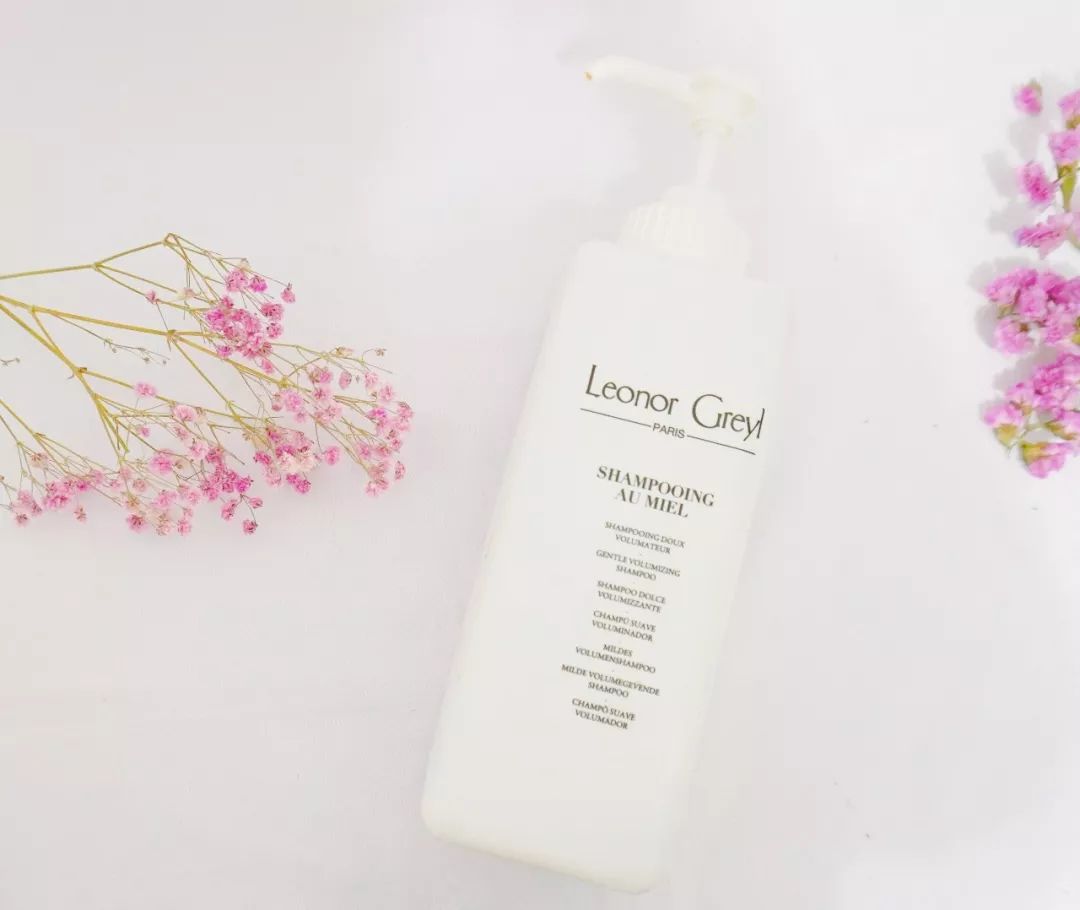 一千块防脱洗发、卸妆行李箱、油痘皮护肤、本月爱用让你大饱眼福