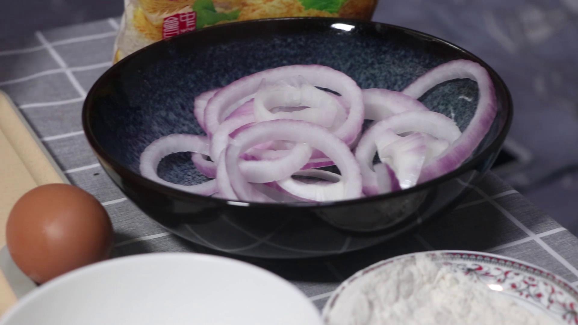 1个鸡蛋怎么做好吃,面粉做洋葱圈