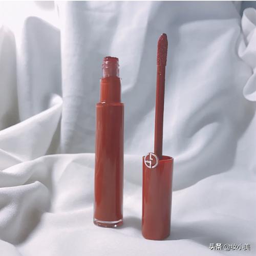 黄皮真的不要用奶油橘的口红,黄皮口红必买色999哑光和丝绒