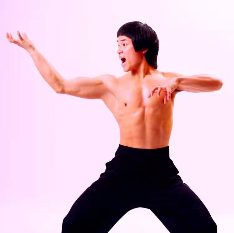 成龙说李小龙功夫不厉害,李小龙谈传统功夫落后