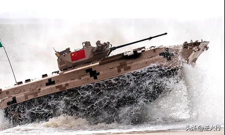 我国坦克的速度,中国最强的履带式装甲车