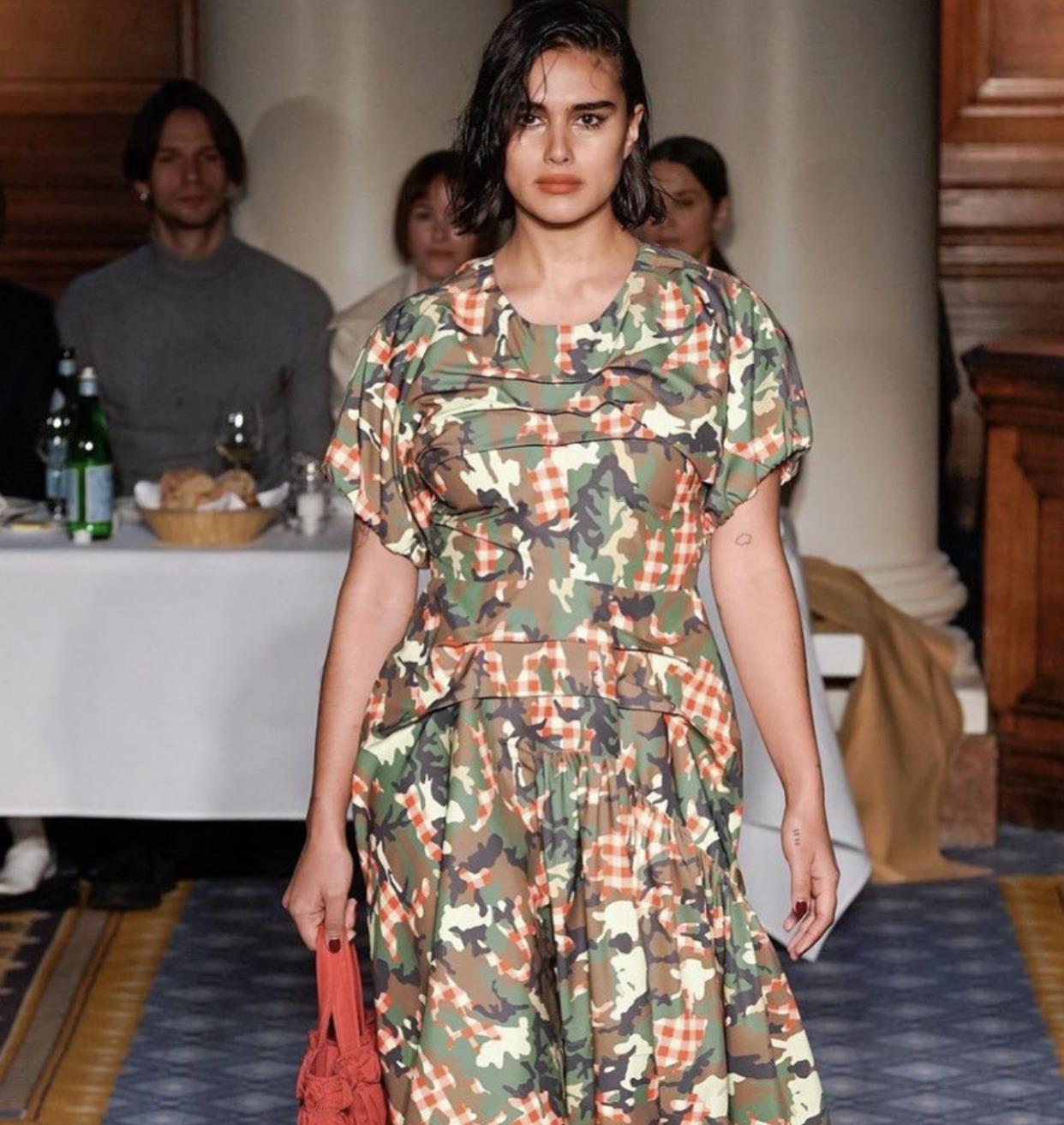 最美大码model登上时装秀,自信释放女权自由,美和真实令人惊艳