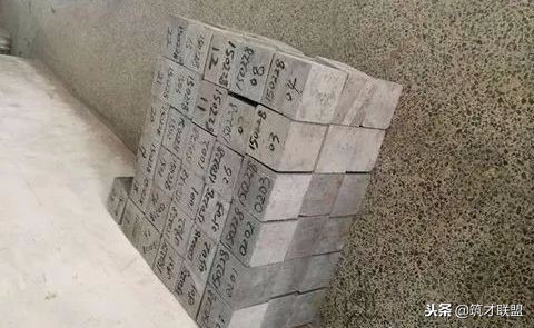 冬季混凝土浇筑养护方法,冬季混凝土浇筑多久后可以回填土