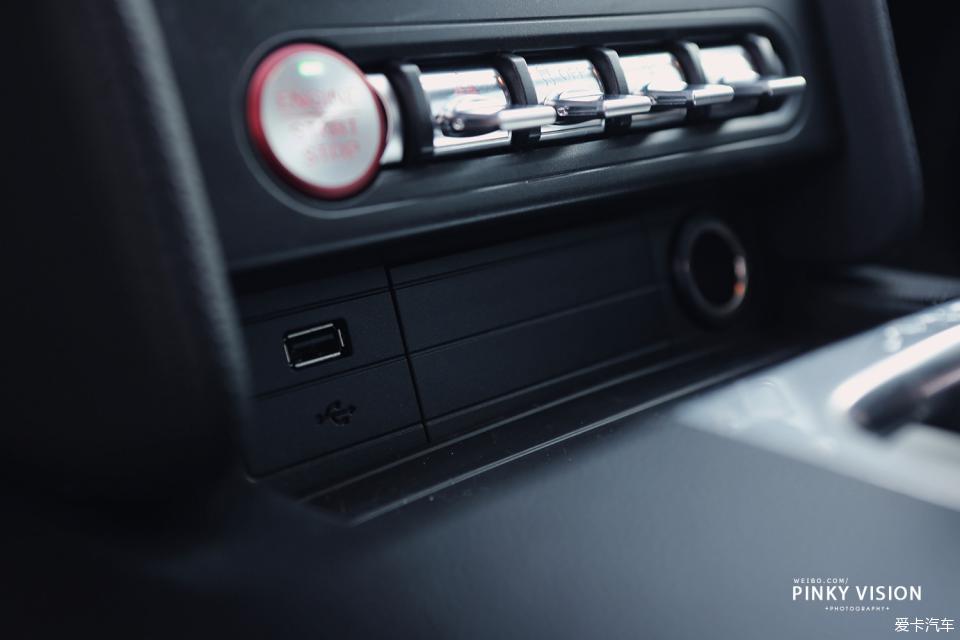 野马mustang宝石红,mustang提车真实评价