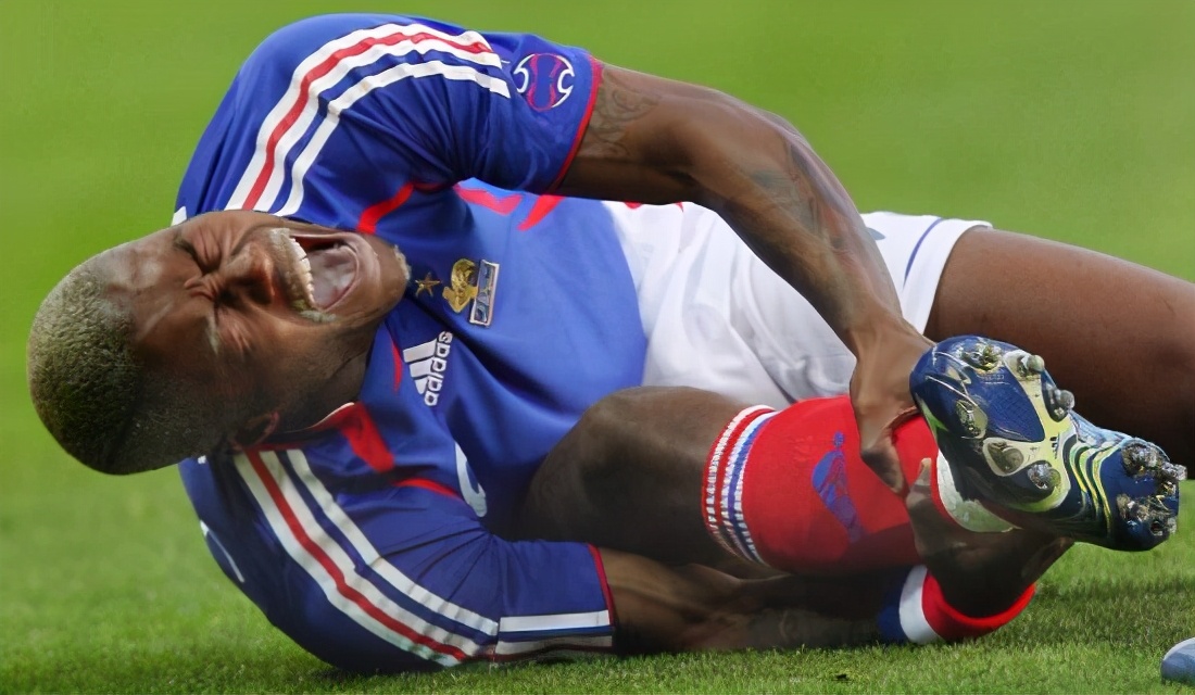 踢足球哪些动作容易受伤,踢足球容易受哪些伤