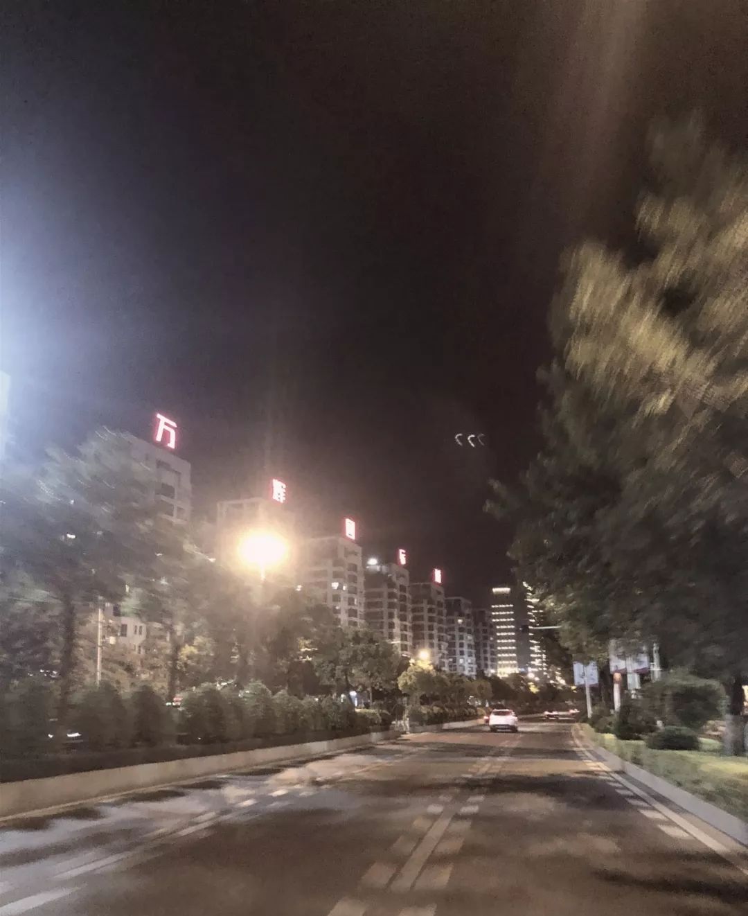 莆田的“午夜骑士”，开遍各种车型，听过很多劲爆八卦