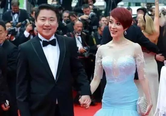 抖音网红聚集走红毯,网红打卡千人千面