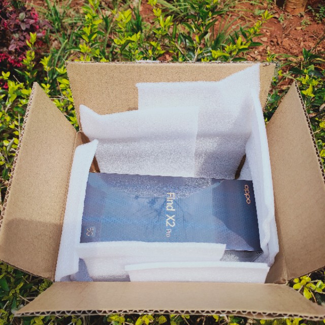 今天来户外美食风景，开箱一个快递*级A**别的快递，看看是什么