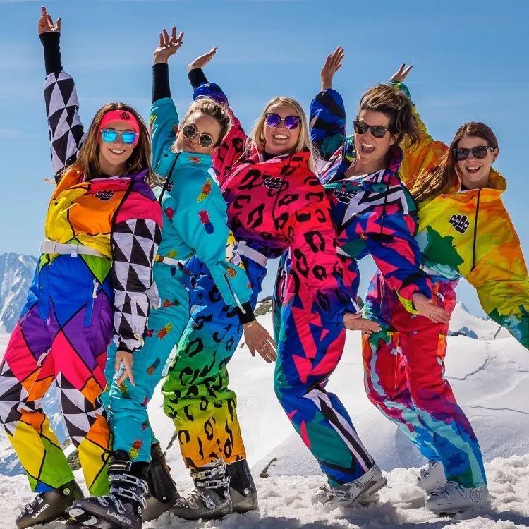 都穿什么牌子滑雪服,哪个牌子的滑雪服最好看