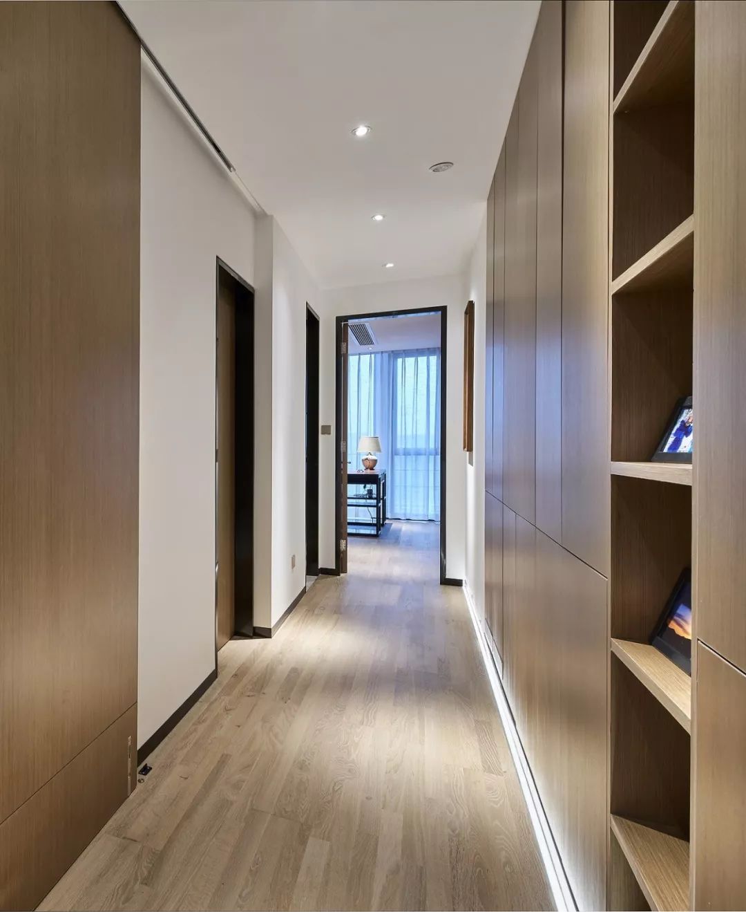 木饰面的背景墙温润的质感,木饰面做背景墙环保耐用吗