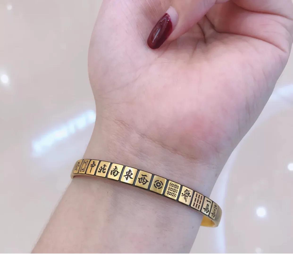 周大福新品又来袭，网友：黄金饰品这么好看，还买什么卡地亚啊