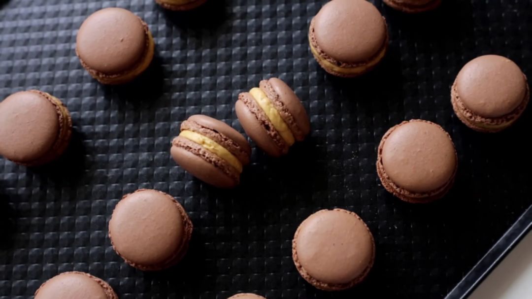 马卡龙可可夹心怎么做,法式可可马卡龙做法