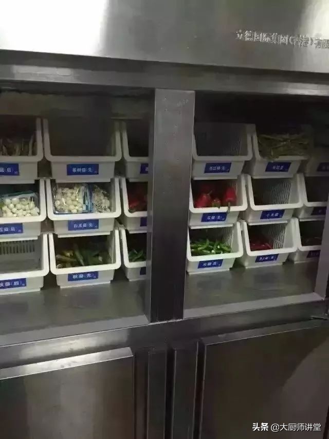 火爆全国的4D厨房到底是怎么样的？厨师长给你看看这些照片