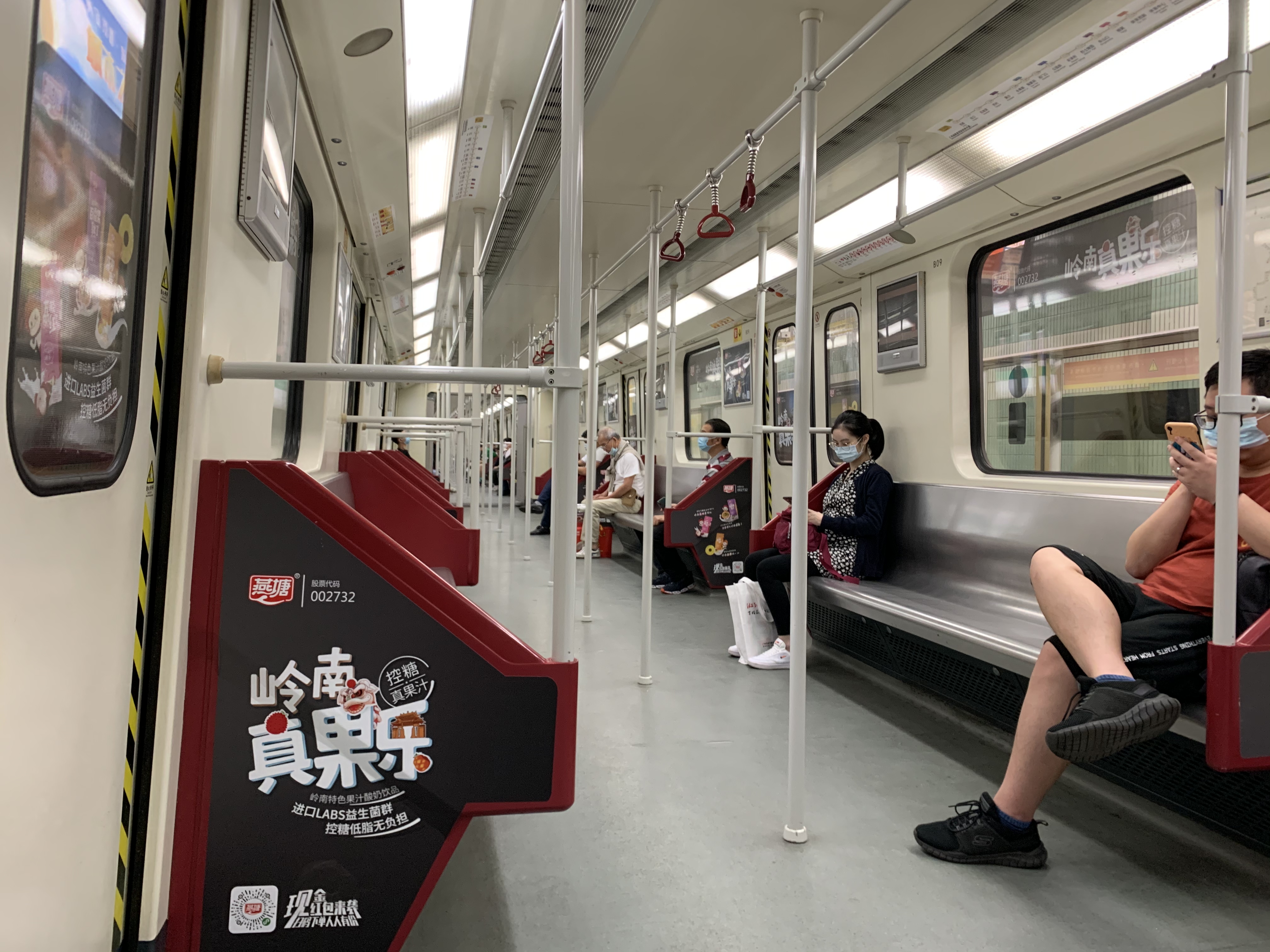 华为最新旗舰和苹果13哪个值得买,华为两年前的旗舰手机值得买吗