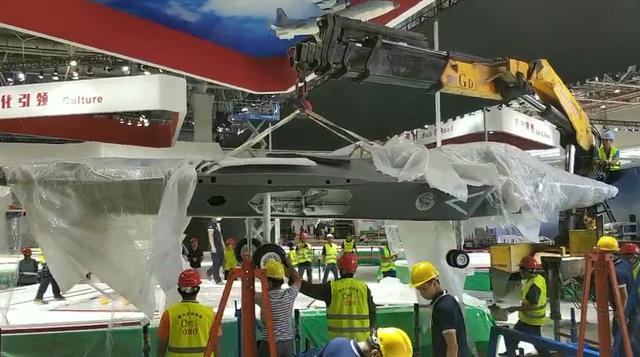 珠海航展中心歼20表演,珠海航展歼10模型