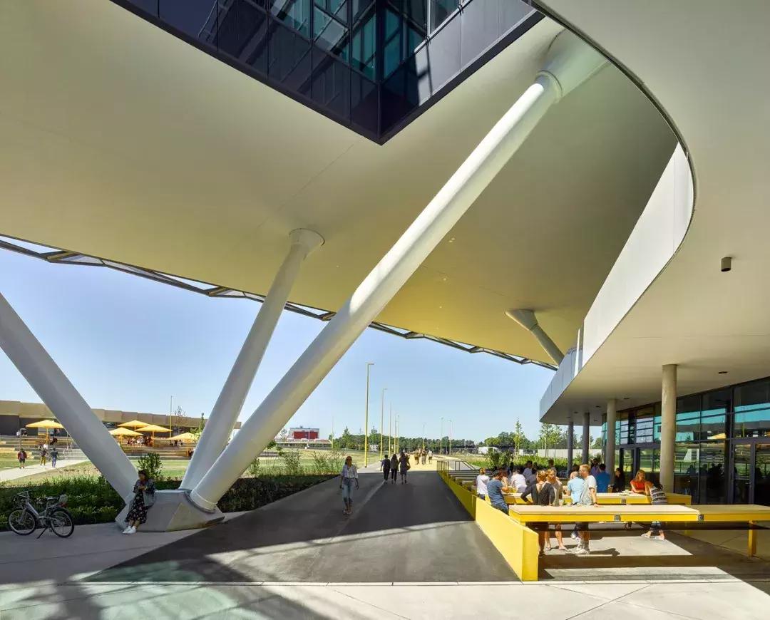 阿迪达斯adidas总部,adidas总部大楼图片