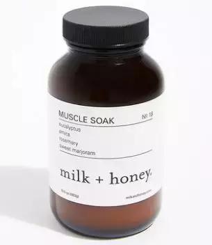 啊呀！你的脚后跟看起来糙得像位“真正男子汉”