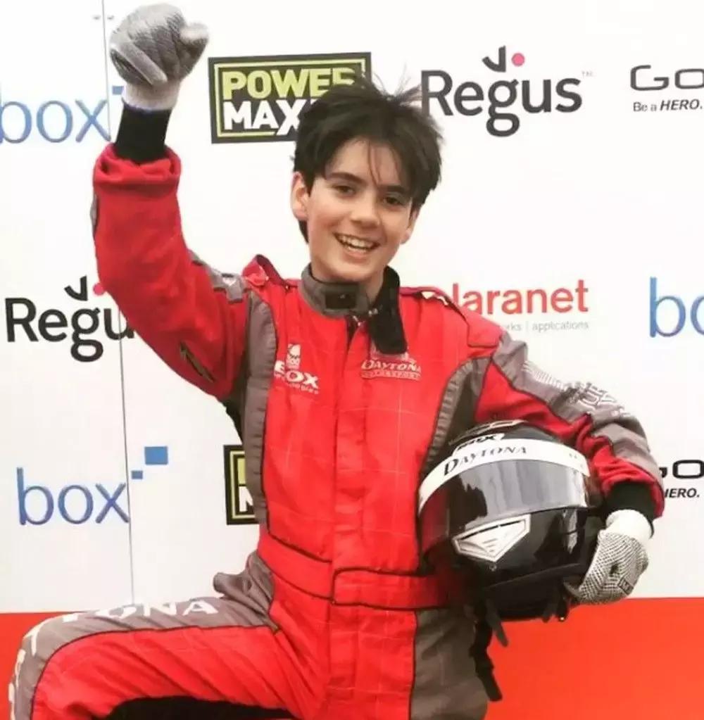 英国年轻霸道总裁,英国的开挂人生