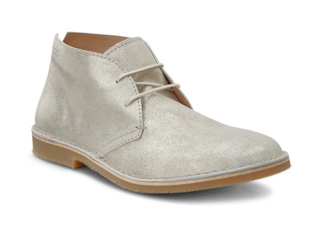 东荟城名店仓lululemon,从深圳如何到香港东荟城名店仓