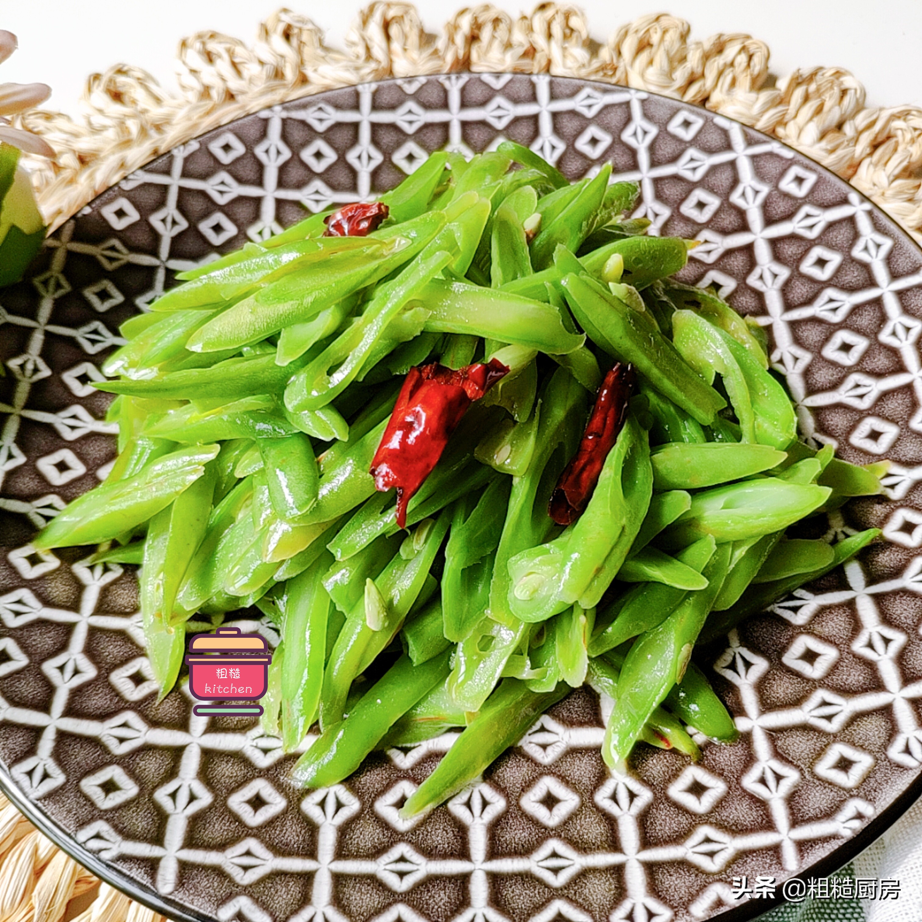 豆角炒的不熟的话有危害吗,豆角炒不熟能吃吗