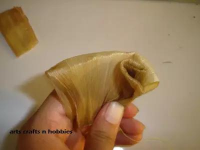 用玉米皮做的手工作品,手工玉米皮编席子教程