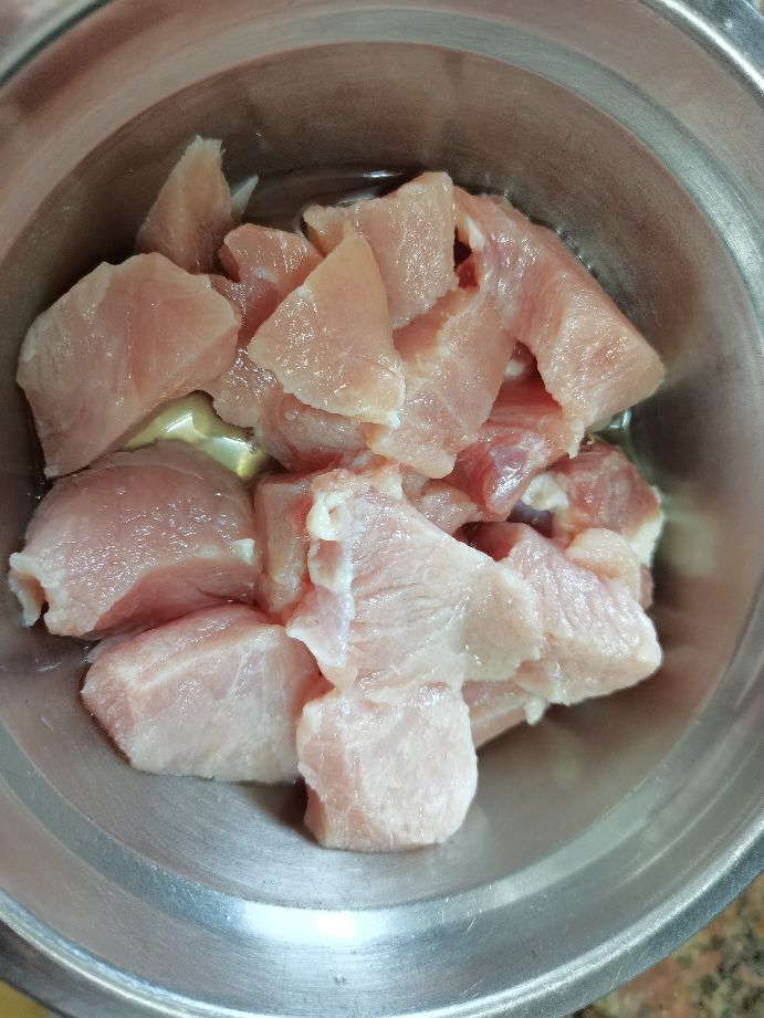 清蒸多宝鱼的正确方法,清蒸多宝鱼先放酱油还是先淋热油