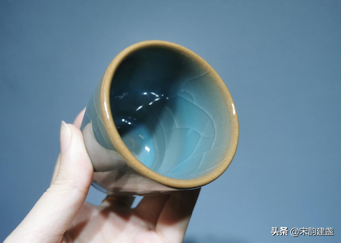 为什么建盏的茶杯每一个都不一样,瓷茶盏和建盏有什么区别