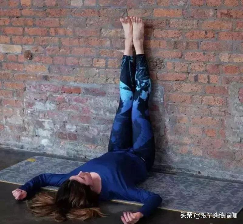 女人应该知道的几件事,睡前靠墙抬腿的正确方法