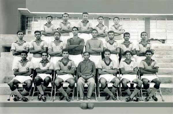 14亿人口找不出11个会踢球的,亚洲霸主如何堕落成鱼腩