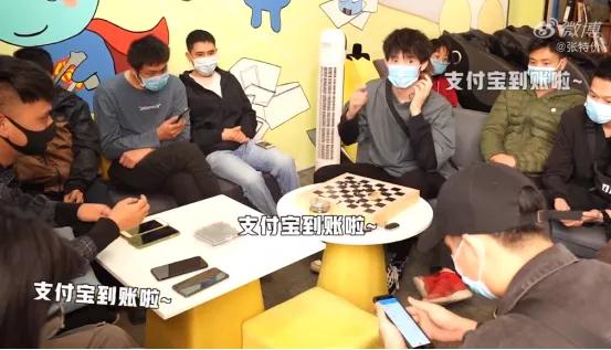 一个月收租金好几个亿的包租婆,包租婆24年收租20亿