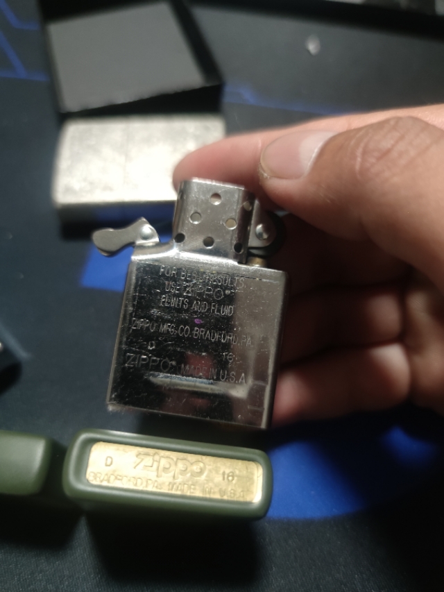 zippo内胆棉花怎么装,正品zippo内胆底部颜色