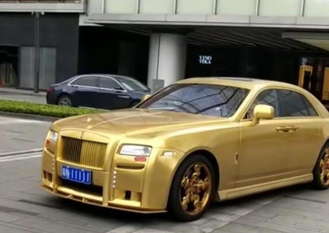劳斯莱斯车牌都是金色的,牌照88888的劳斯莱斯有多贵