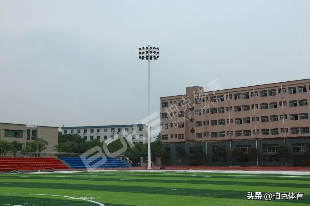 足球场专用30米高杆灯厂家,柏克体育移动篮球架