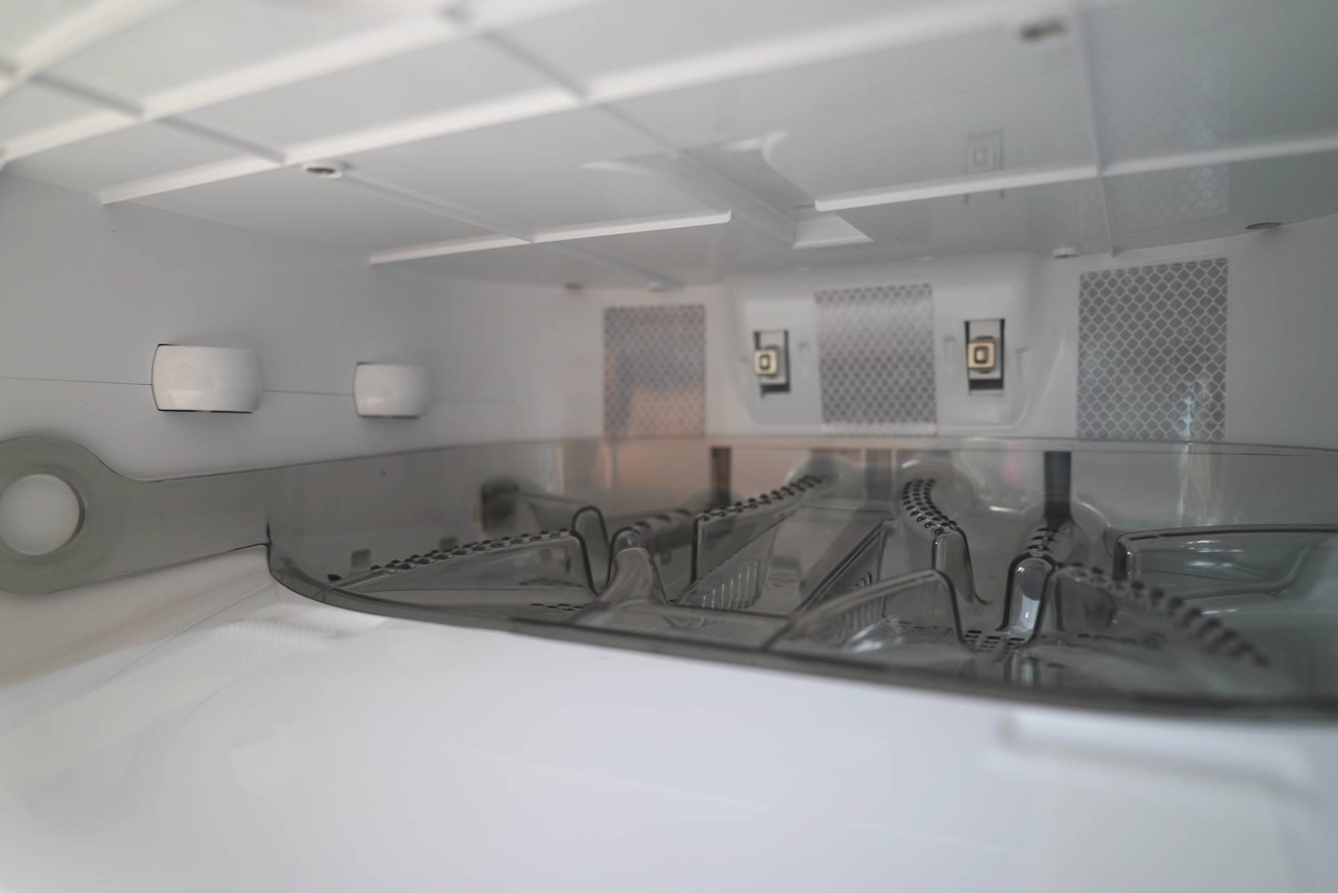 拖地扫地一体机如何自动清洗,扫地拖地机器人自动清洗