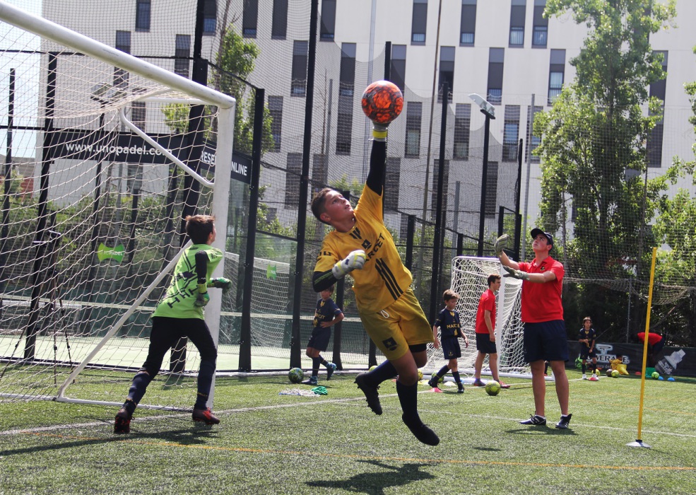 西班牙瓦伦西亚足球训练营,西班牙国家队足球训练营