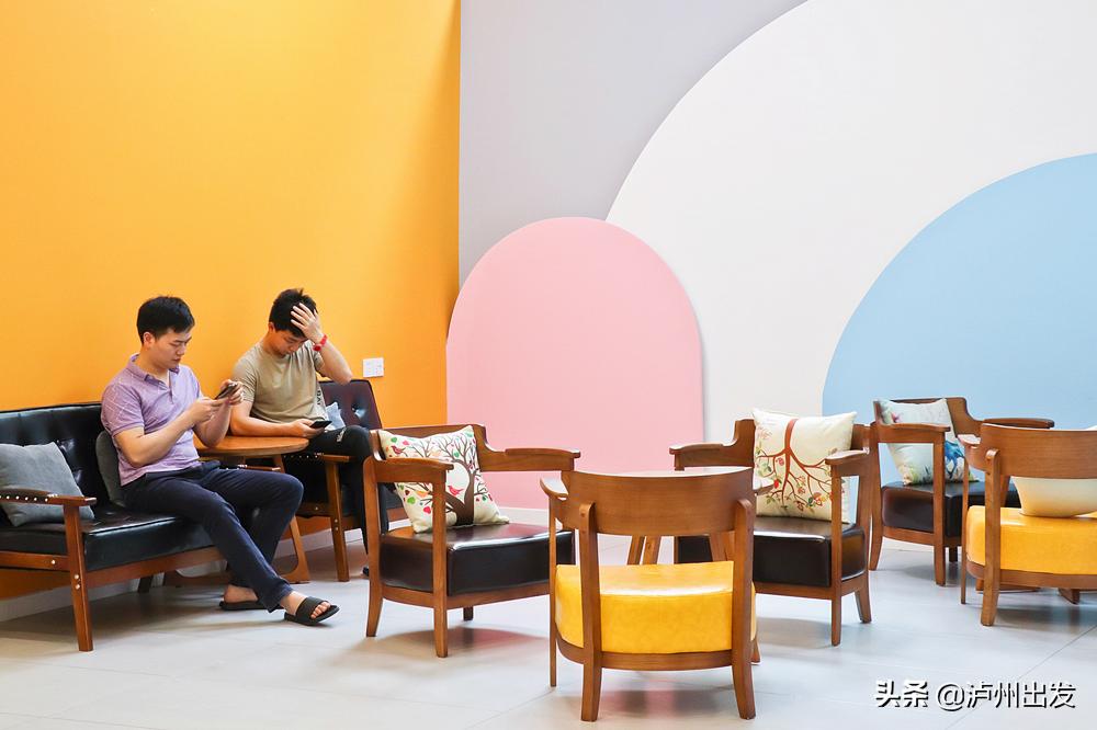 泸州亲子训练营,无边泳池亲子游泳