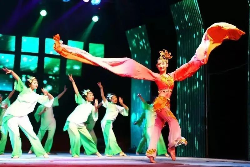 2021阜新高等专科学校中专招生,阜新高等专科学校2004年招生专业