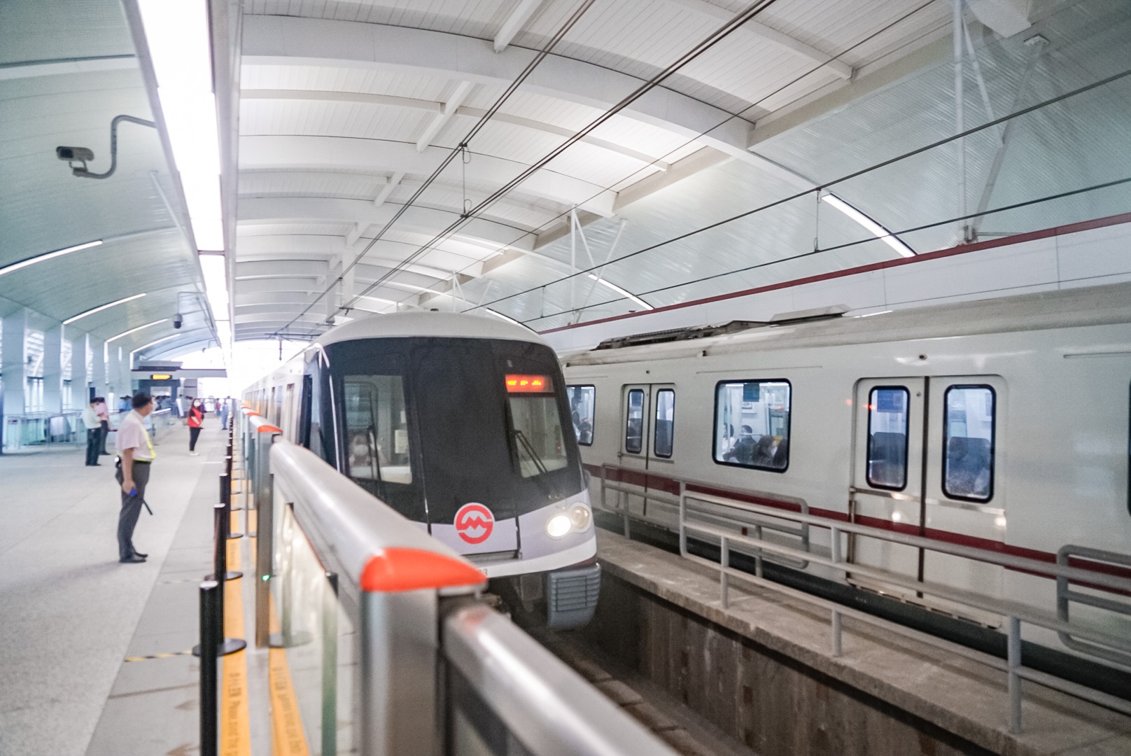 上海迪士尼乐园有多少免费停车,上海迪士尼度假区夏日