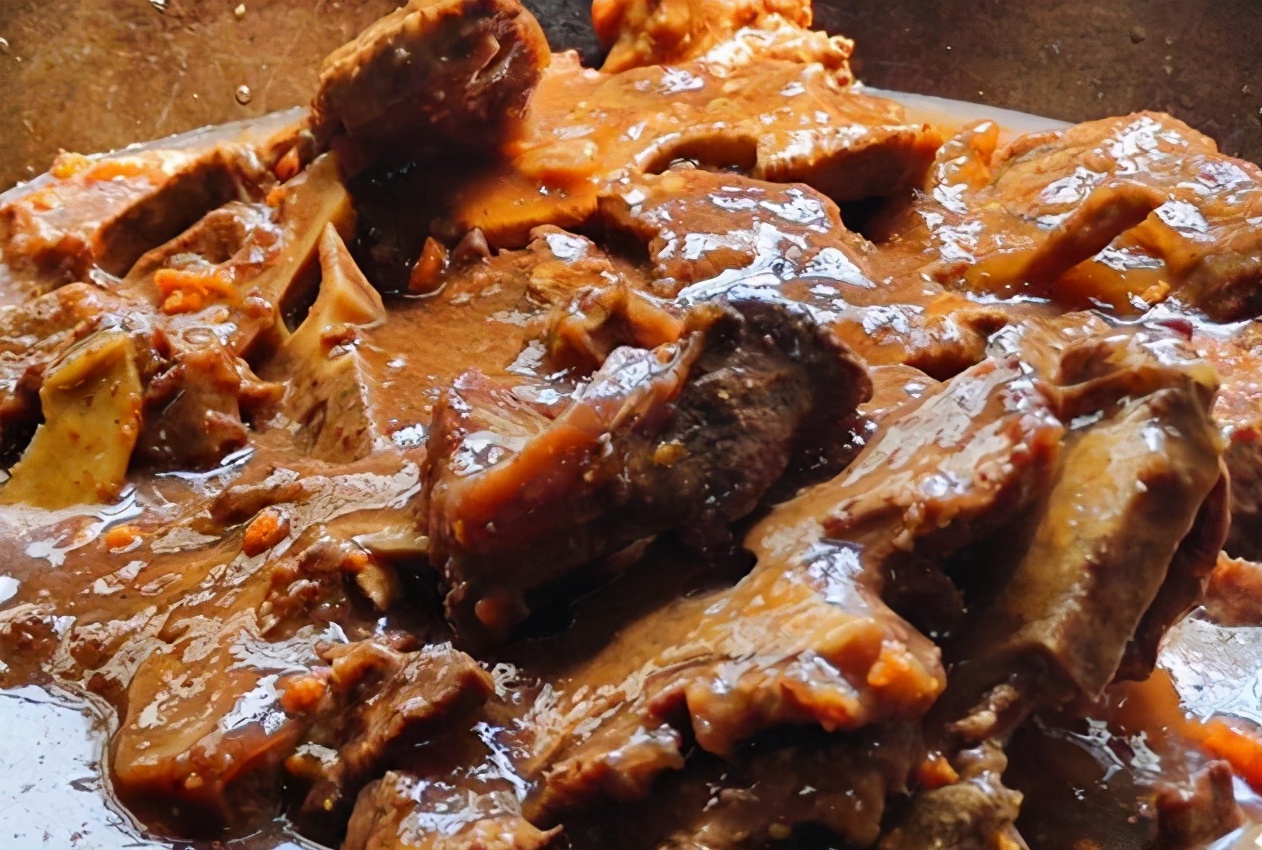 小夫妻创业开奶茶店,开一家牛肉汤店利润怎么样