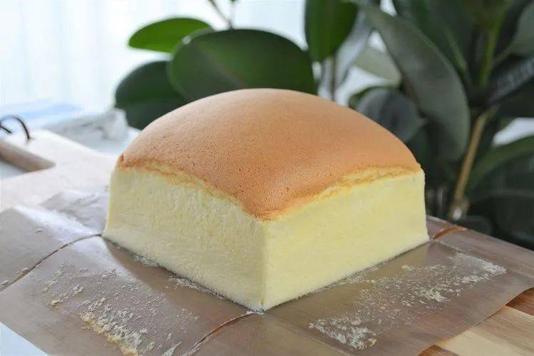 火爆街头的古早蛋糕vs贵族糕点长崎蛋糕，究竟哪个更胜一筹？