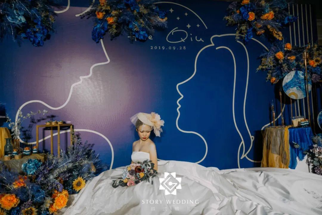 这场静谧梦幻的蓝色星空婚礼,一场神秘浪漫的星空婚礼